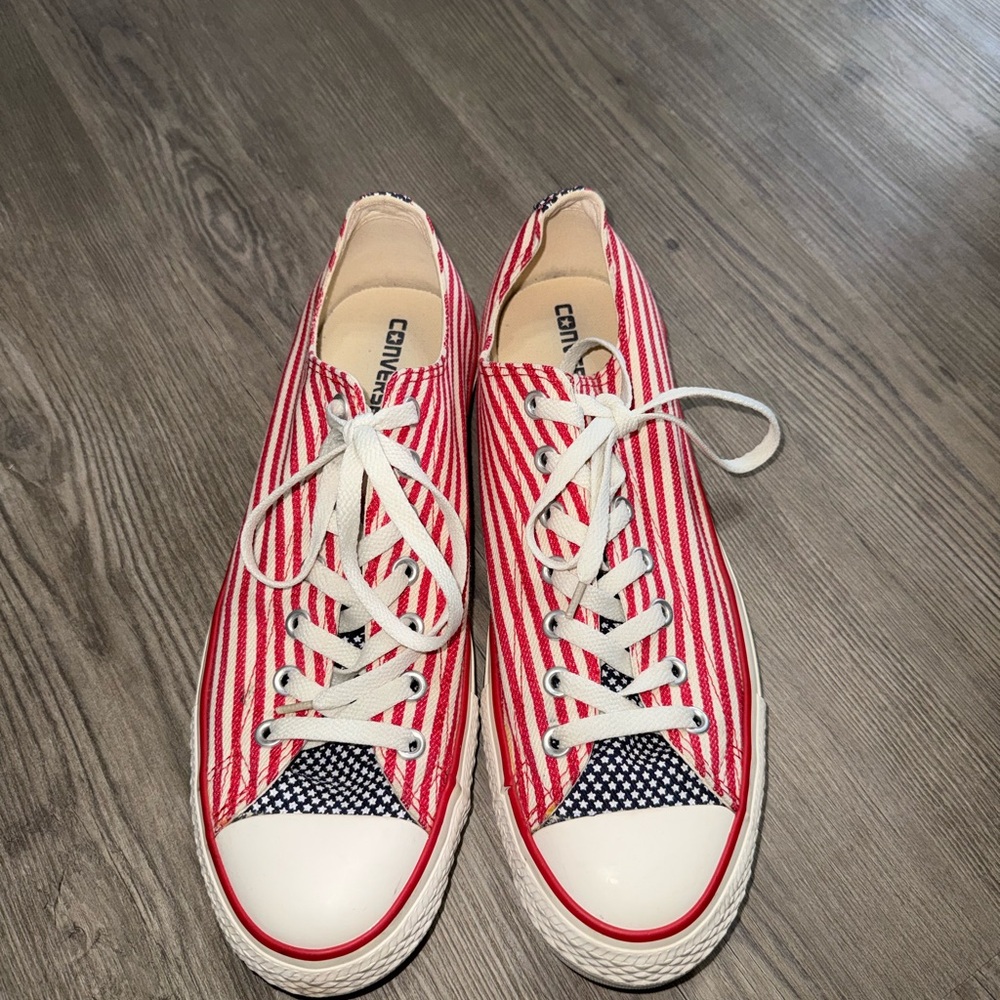 Converse Red and White Striped with Blue Stars Canvas Shoes Men’s size 10.5